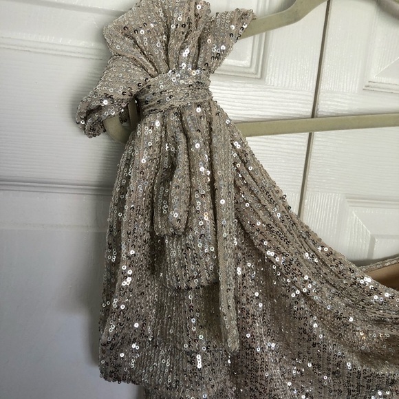 Ieena Mac Duggal Champagne and Silver Sequin One Shoulder Gown Size 8 - Picture 6 of 14